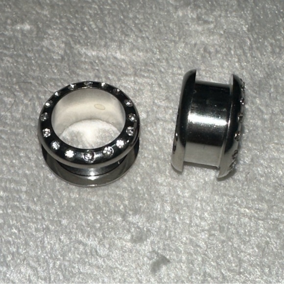 New 14 mm Ear Plugs piercings Earrings lobes never worn - Picture 3 of 6